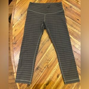 Lululemon athletica grey striped crop leggings (4)